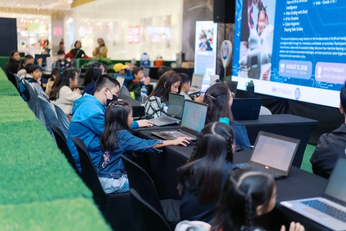 SM City Baguio shares love of learning through AI, connecting generations in the digital age
