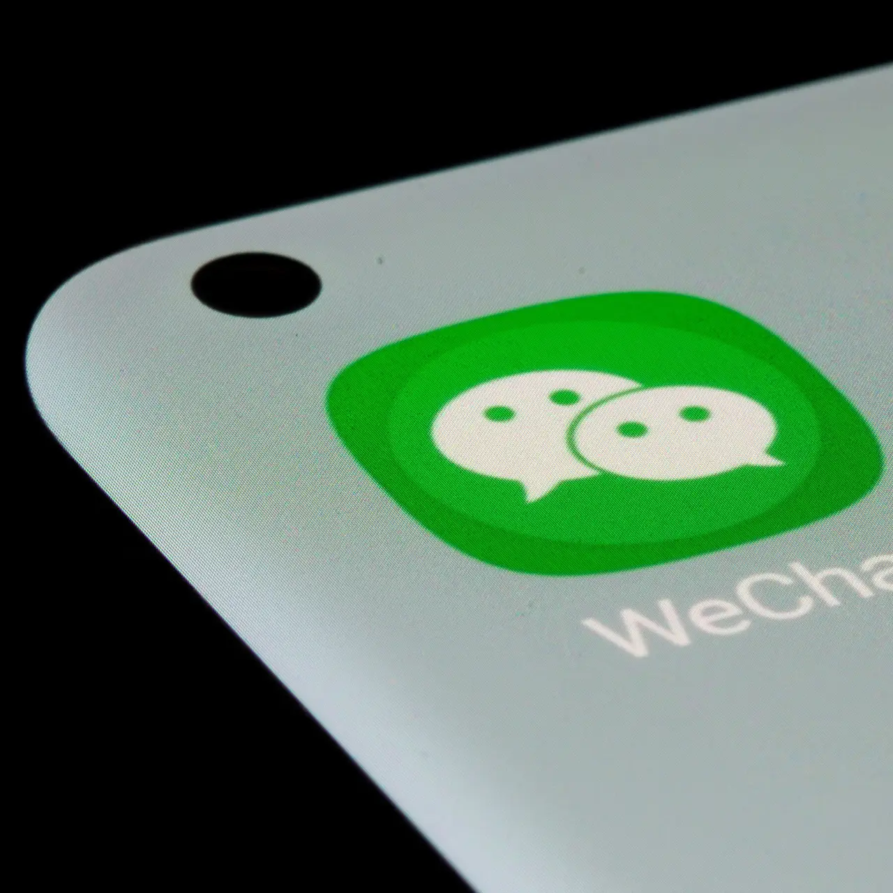 A Hacking Tool Built With A.I. Can Breach Phones Without a Click