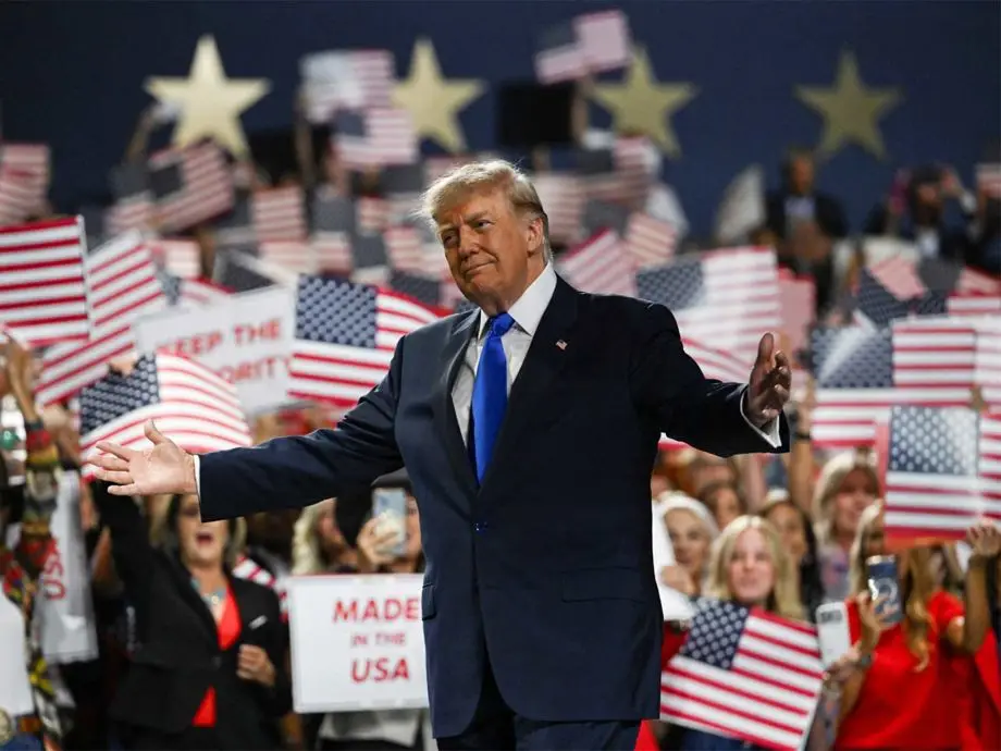 Trump Dismisses AI Concerns While Industry Calls for Regulation