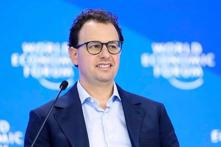 Leaders’ AI warnings hit logjam