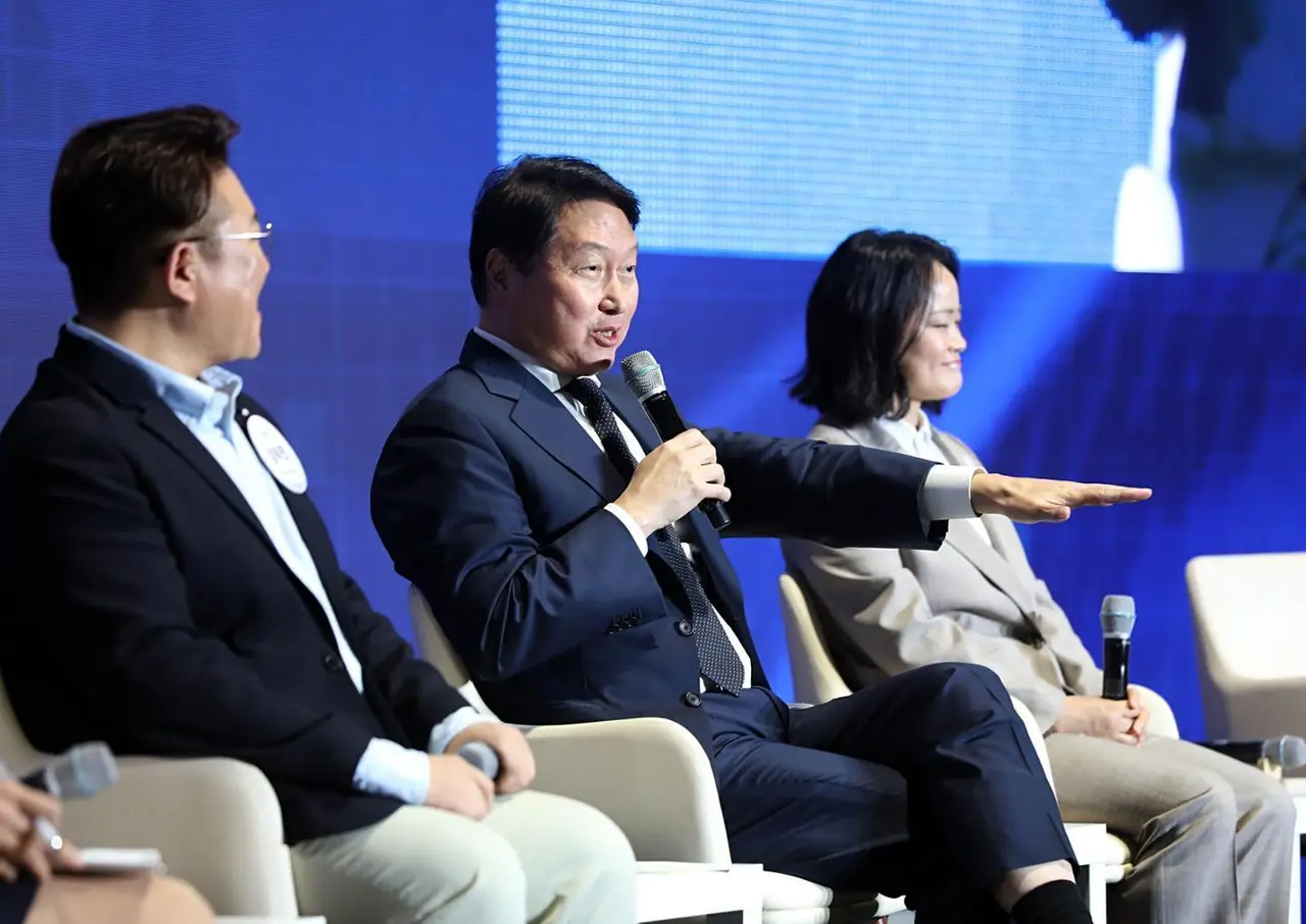 SK chairman says Ulsan AI data center expansion nearing 900 megawatts