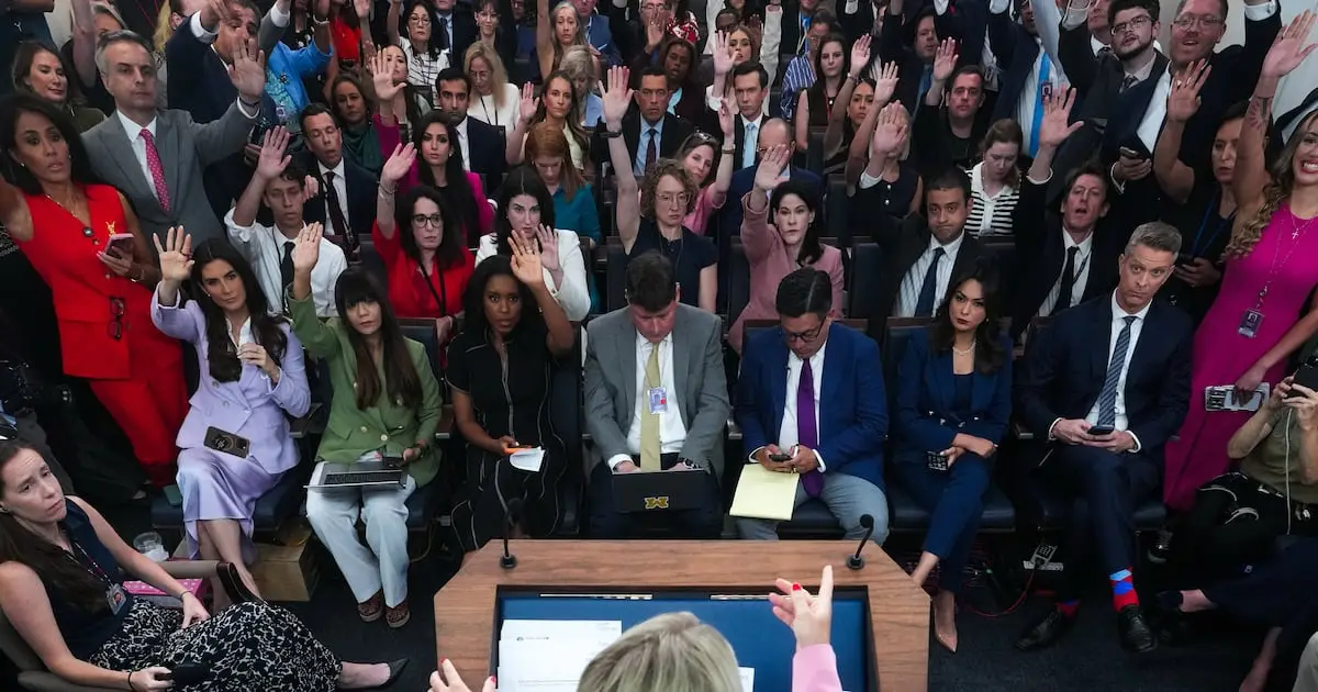 For a century, journalists have had a voluntary ethics code. Editors are giving it an AI-era reboot