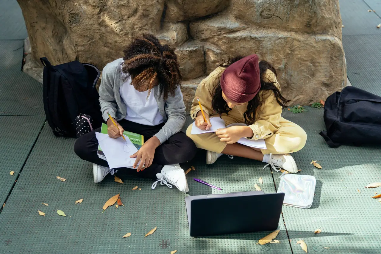 Peer-led computing camps engage children, study finds